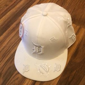 Detroit Tigers White/White, Limited Edition, No Longer Online. Size 7 3/4-8. NWT